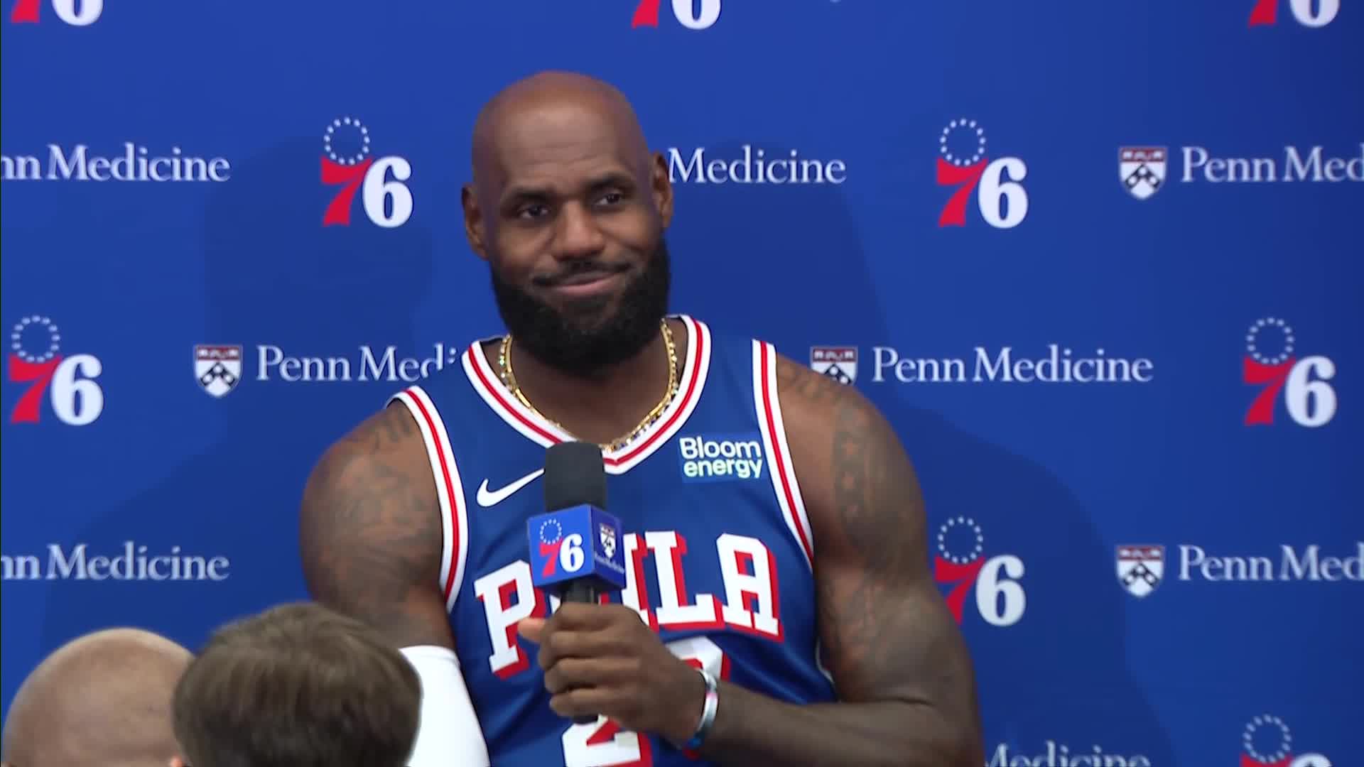 フィラデルフィア・76ersのメディアデーでのレブロン・ジェームズ